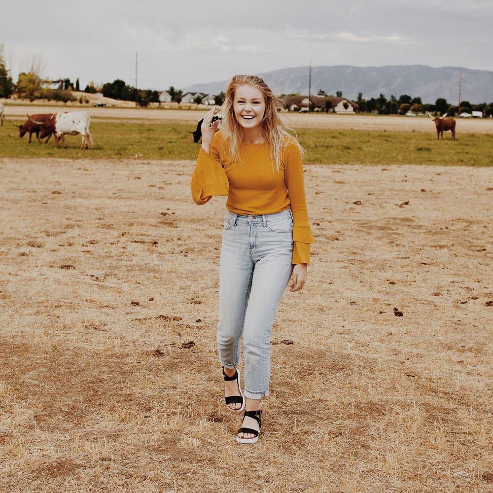 Meet your Posher, Courtney